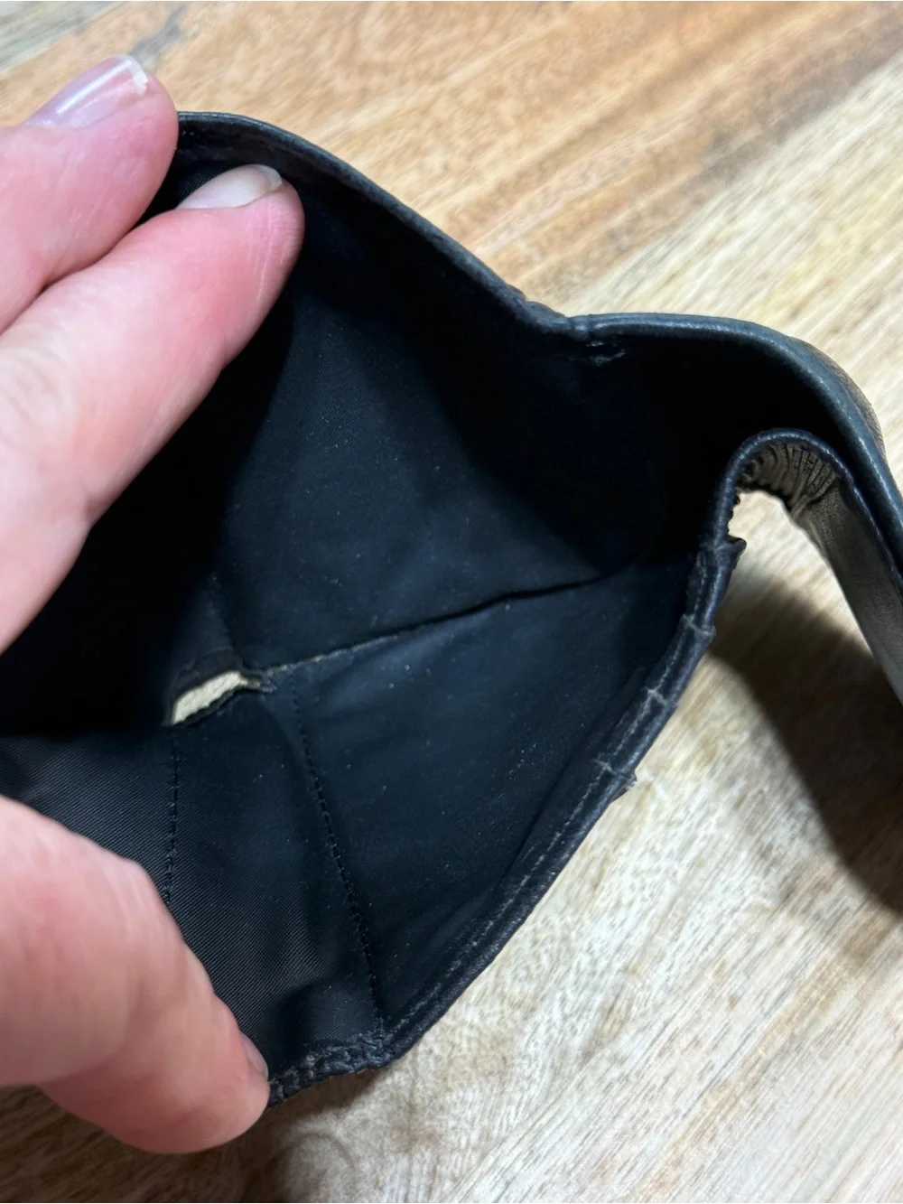 Compact Black Leather Trifold Wallet Coin Pocket ID Window
